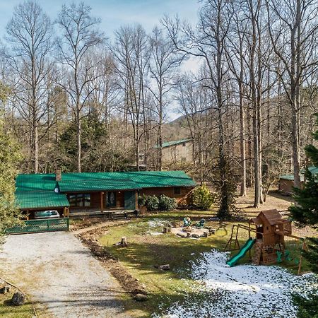 Sugar Cove By Avantstay Cabin By The River W Hot Tub Pool Table Guest House 蓋特林堡 外观 照片