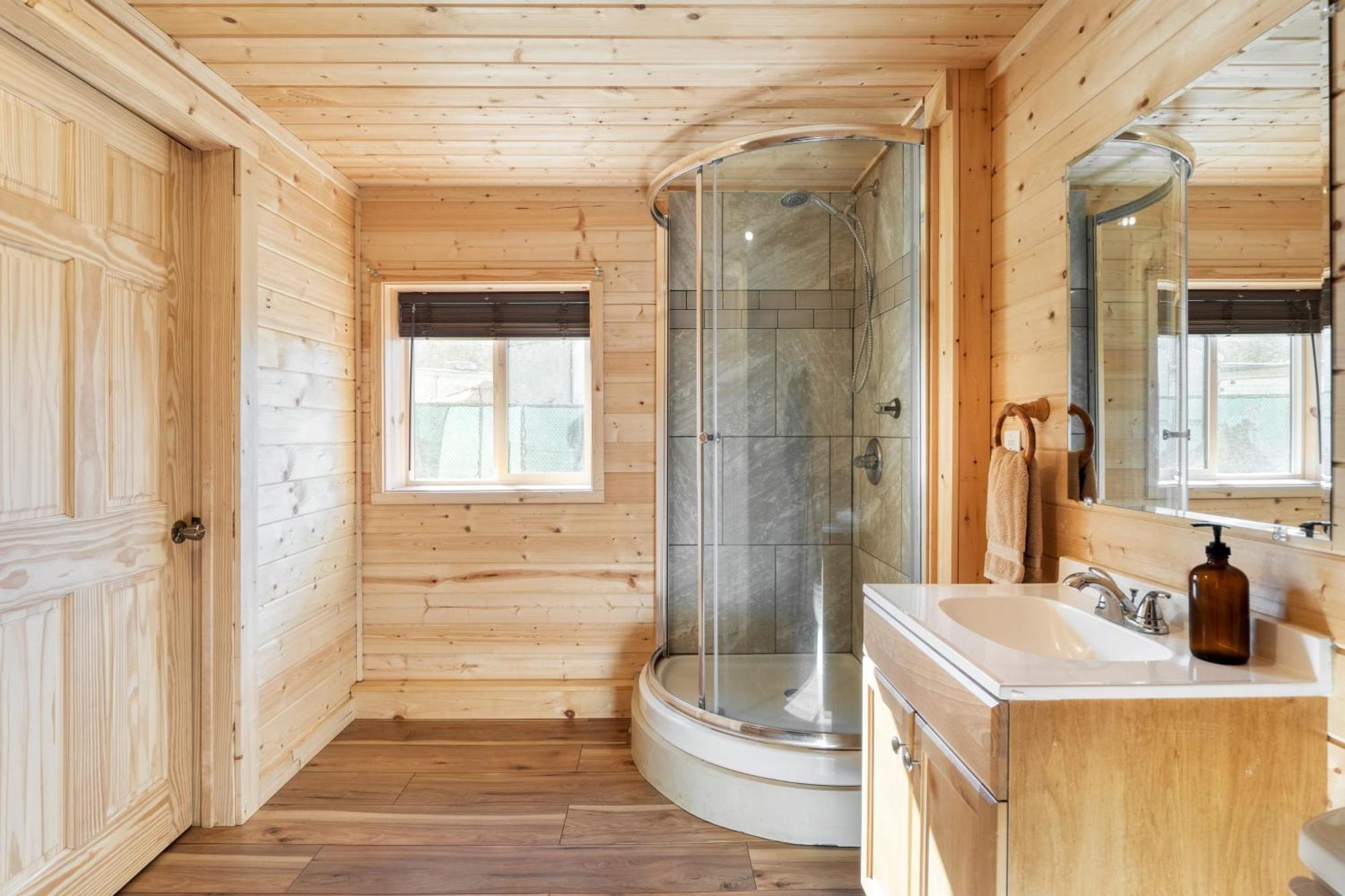 Sugar Cove By Avantstay Cabin By The River W Hot Tub Pool Table Guest House 蓋特林堡 外观 照片