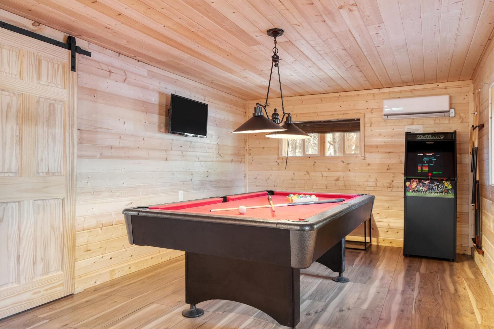 Sugar Cove By Avantstay Cabin By The River W Hot Tub Pool Table Guest House 蓋特林堡 外观 照片
