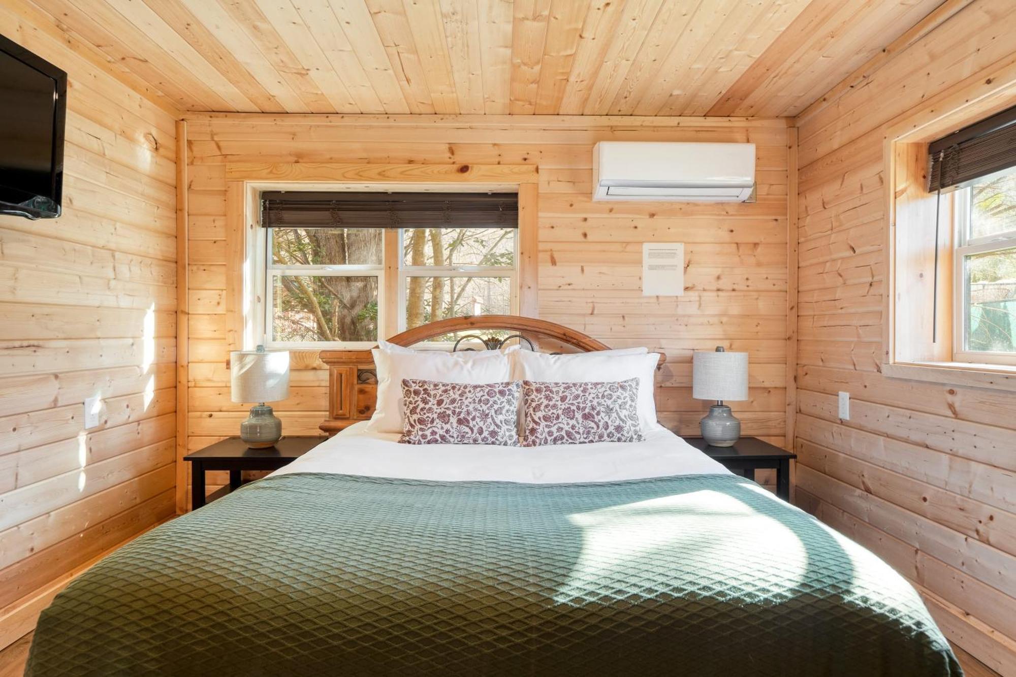 Sugar Cove By Avantstay Cabin By The River W Hot Tub Pool Table Guest House 蓋特林堡 外观 照片