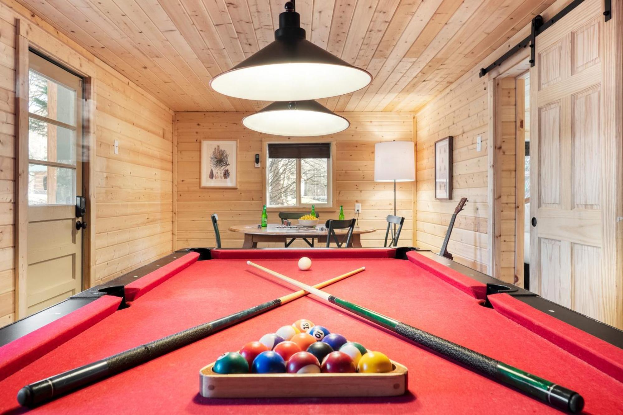 Sugar Cove By Avantstay Cabin By The River W Hot Tub Pool Table Guest House 蓋特林堡 外观 照片