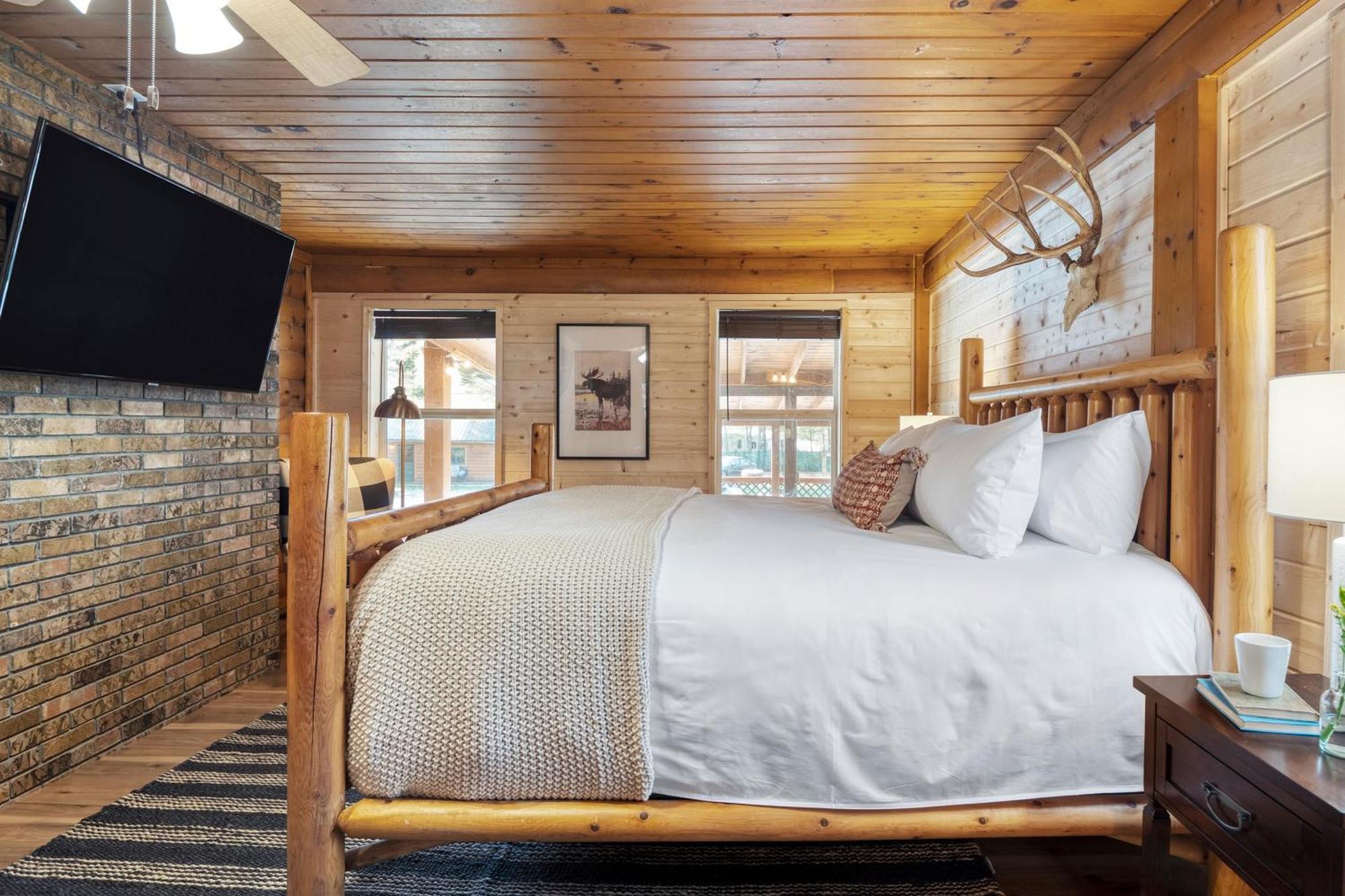 Sugar Cove By Avantstay Cabin By The River W Hot Tub Pool Table Guest House 蓋特林堡 外观 照片