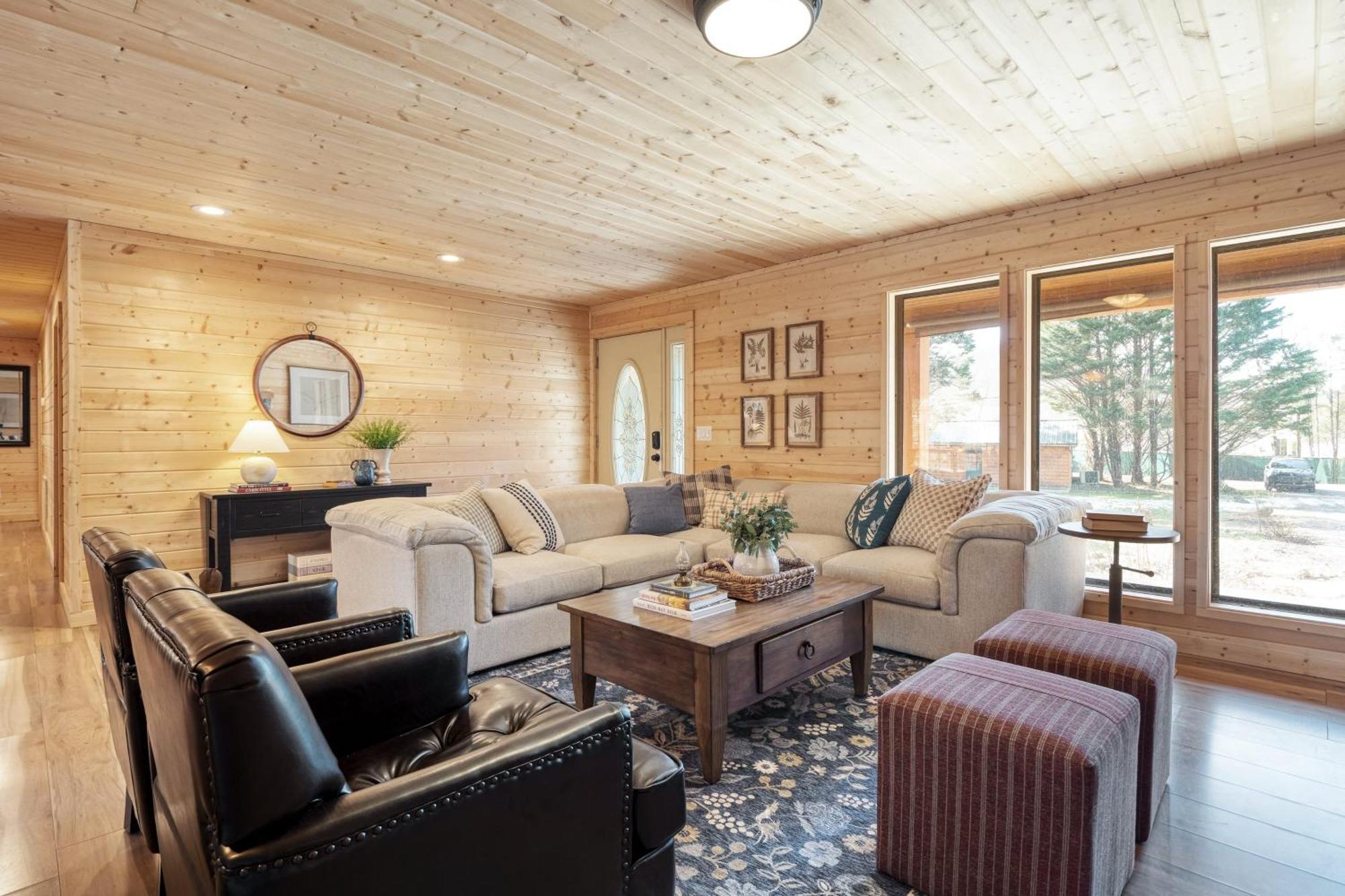 Sugar Cove By Avantstay Cabin By The River W Hot Tub Pool Table Guest House 蓋特林堡 外观 照片